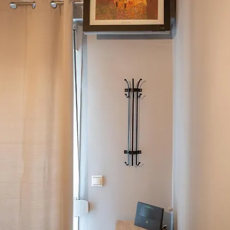 Thess Puzzle Apartment *